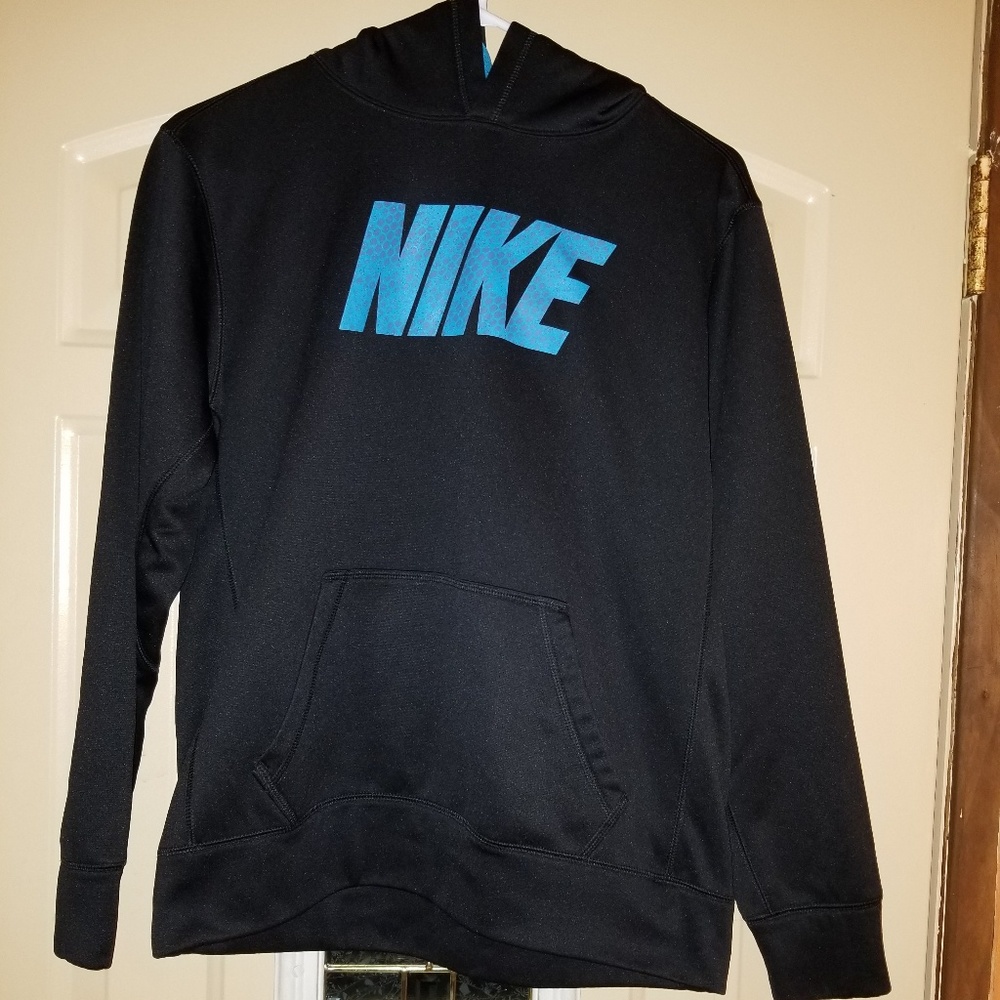 NIKE THERMA -FIT